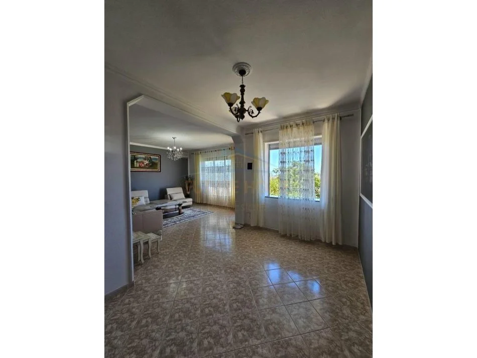 Arapaj, shitet Vile 4 Kateshe, 300 m² 330.000 € (Durres)