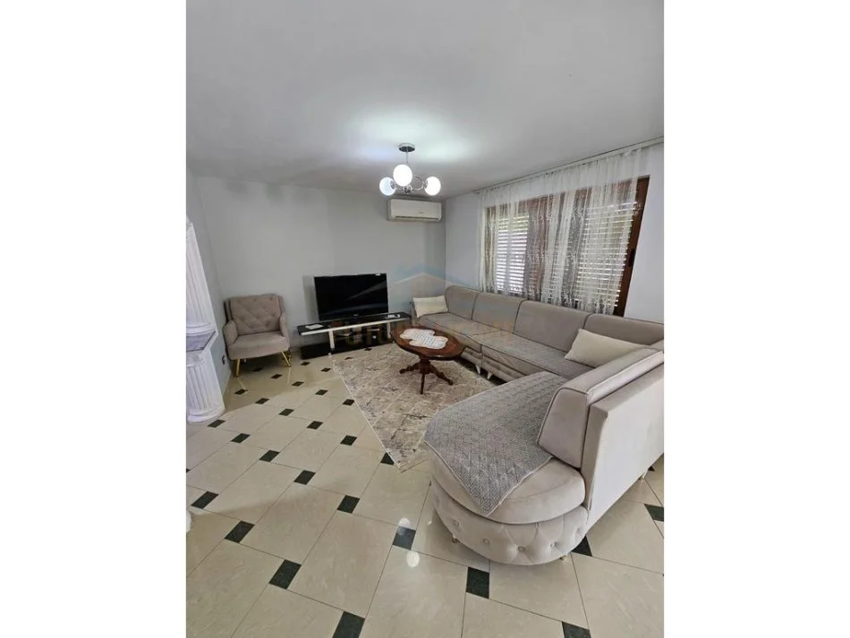 Arapaj, shitet Vile 4 Kateshe, 300 m² 330.000 € (Durres)