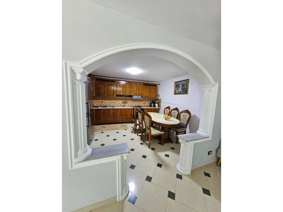 Arapaj, shitet Vile 4 Kateshe, 300 m² 330.000 € (Durres)