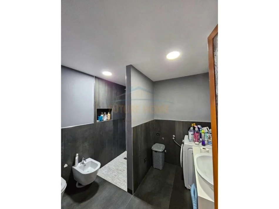 Arapaj, shitet Vile 4 Kateshe, 300 m² 330.000 € (Durres)