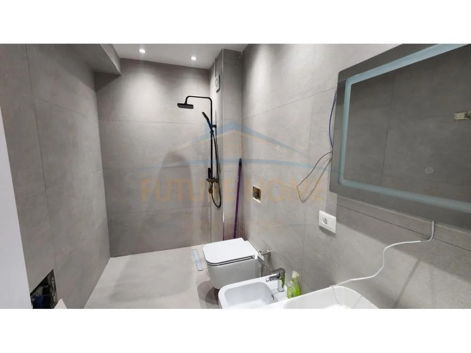 Tirane, jap me qera apartament 1+1 Kati 1, 75 m² 600 € (Kodra e Diellit)