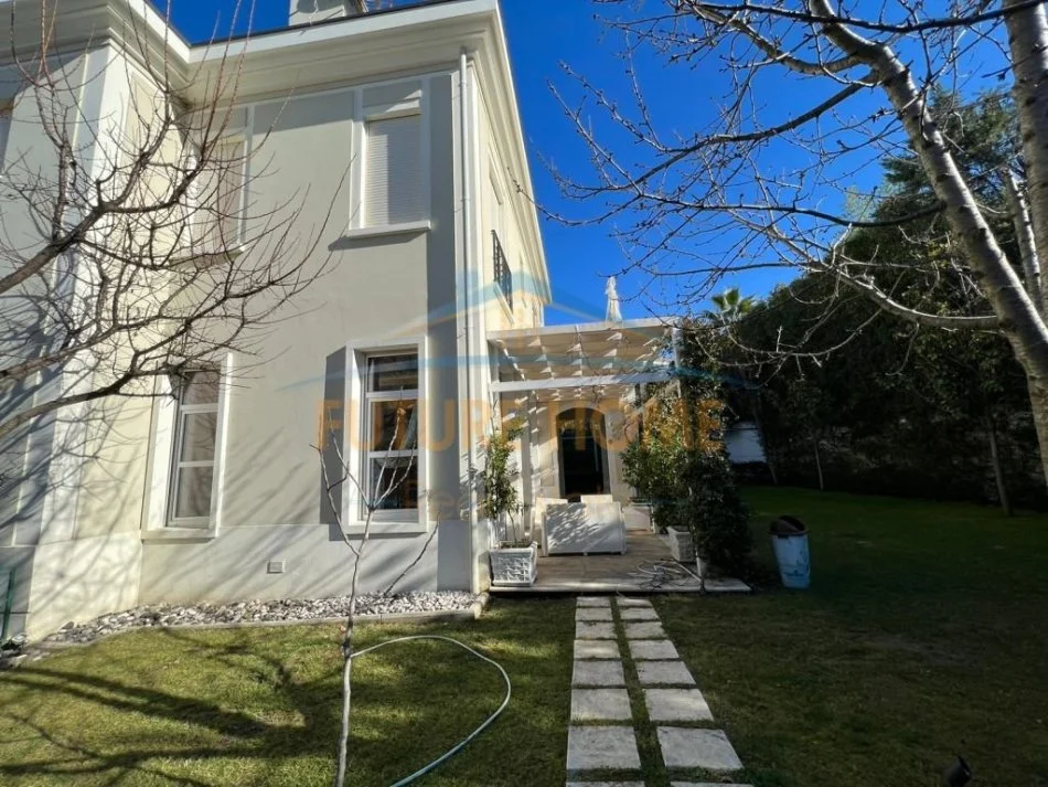 Tirane, jepet me qera Vile 2 Katshe Kati 0, 400 m² 5.000 € (Rolling HillS, Teguu)