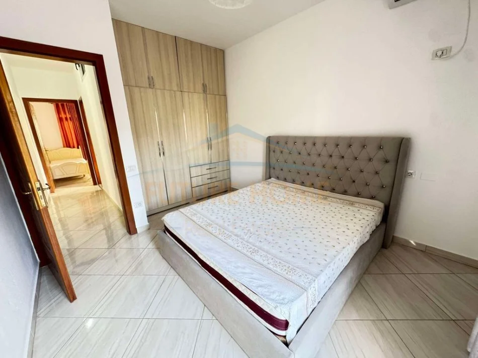 Tirane, jepet me qera shtepi 2 Katshe Kati 0, 100 m² 500 € (Unaza e Re)