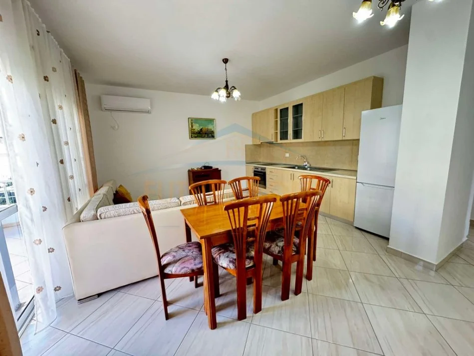 Tirane, jepet me qera shtepi 2 Katshe Kati 0, 100 m² 500 € (Unaza e Re)