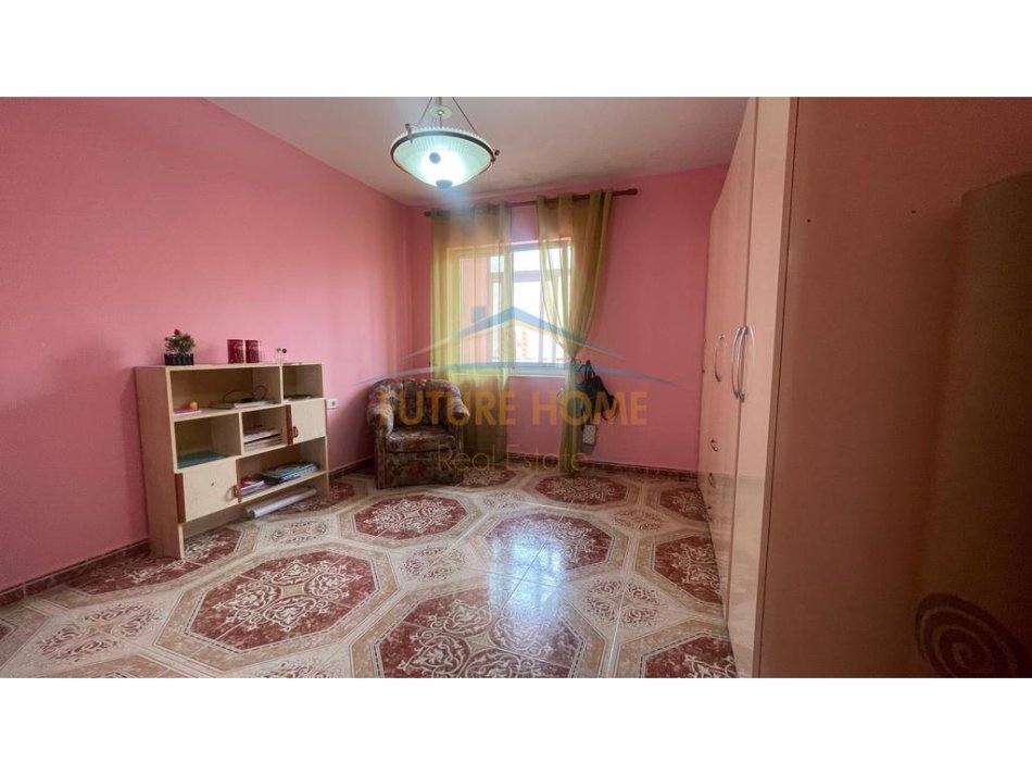 Tirane, shitet apartament 2+1+Ballkon Kati 5, 103 m² 180.000 € (Rruga Kongresi i Manastirit)