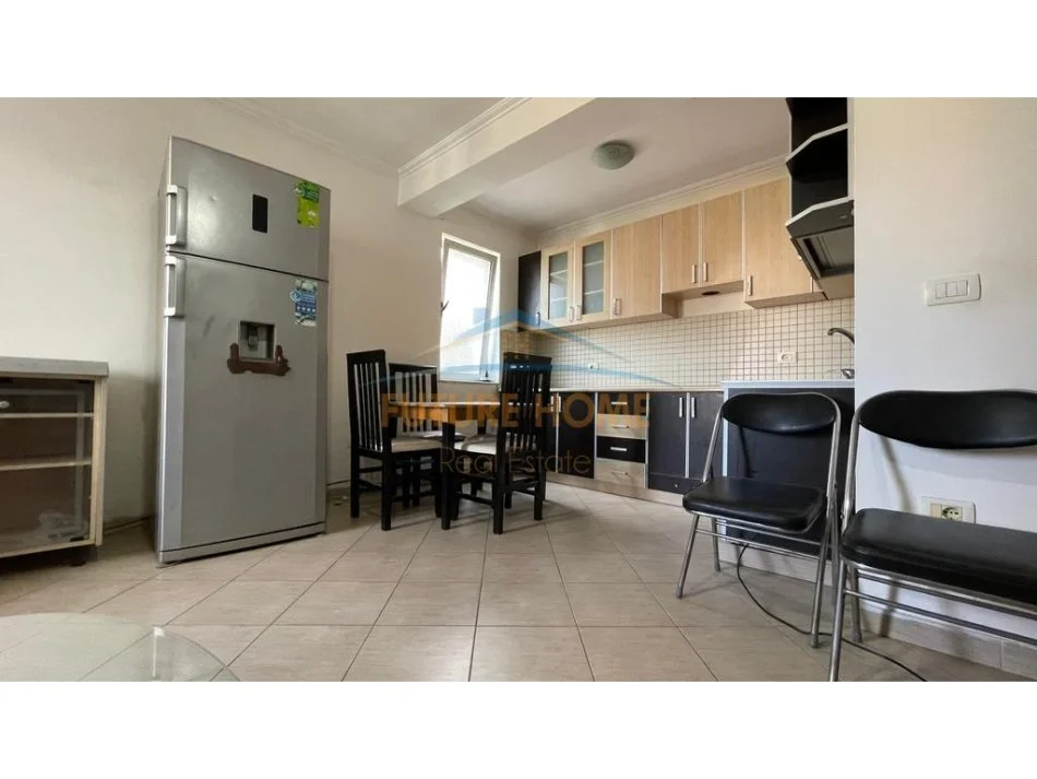 Tirane, jepet me qera apartament 2+1 Kati 6, 80 m² 550 € (Pazari i Ri)