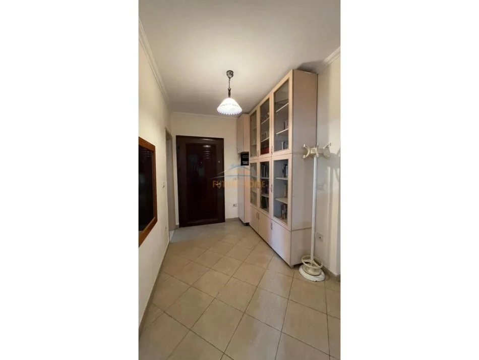 Tirane, jepet me qera apartament 2+1 Kati 6, 80 m² 550 € (Pazari i Ri)