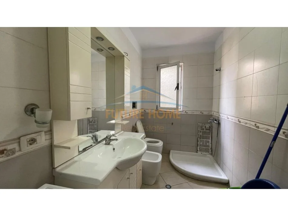 Tirane, jepet me qera apartament 2+1 Kati 6, 80 m² 550 € (Pazari i Ri)