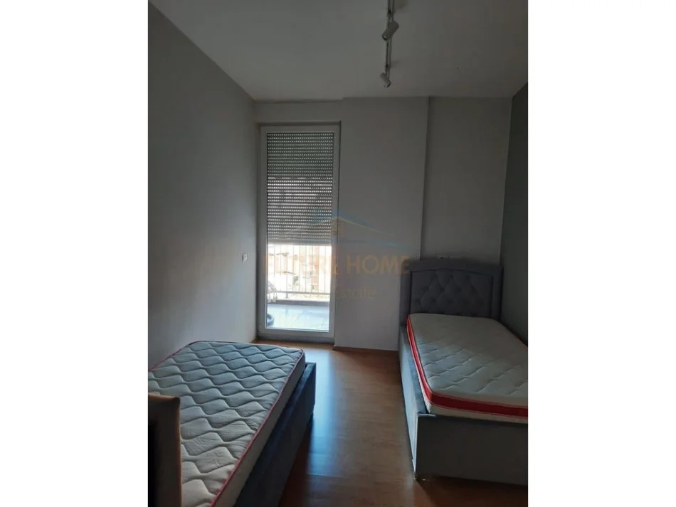 Tirane, jepet me qera apartament 2+1 Kati 3, 90 m² 750 € (Rruga e Kavajes)