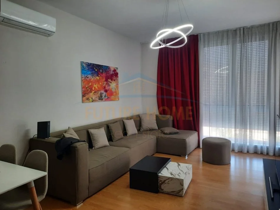 Tirane, jepet me qera apartament 2+1+Ballkon Kati 3, 90 m² 750 € (RRUGA E KAVAJES)