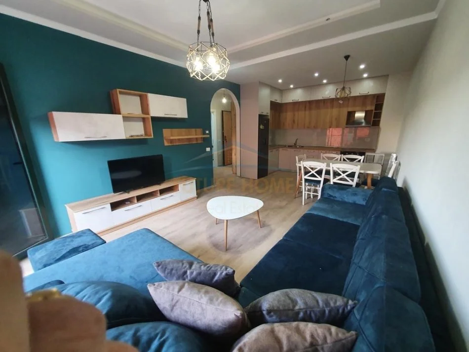 Tirane, shitet apartament 1+1 Kati 5, 71 m² 129.000 € (green city)