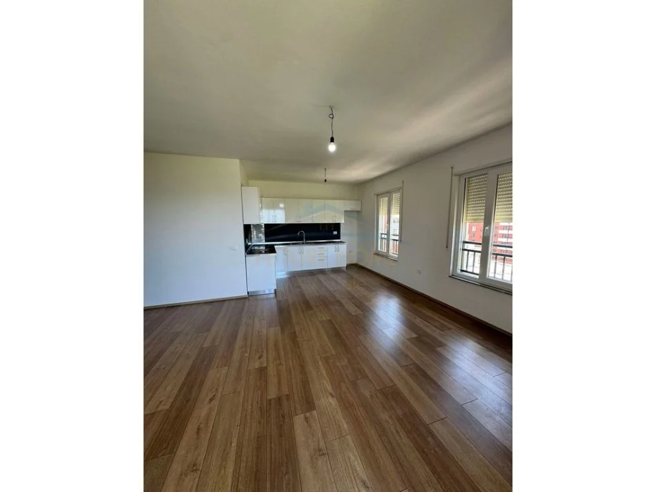 Tirane, shitet apartament 3+1+Ballkon Kati 9, 123 m² 167.000 € (UNAZA RE , VILA L 2)   UNA52804