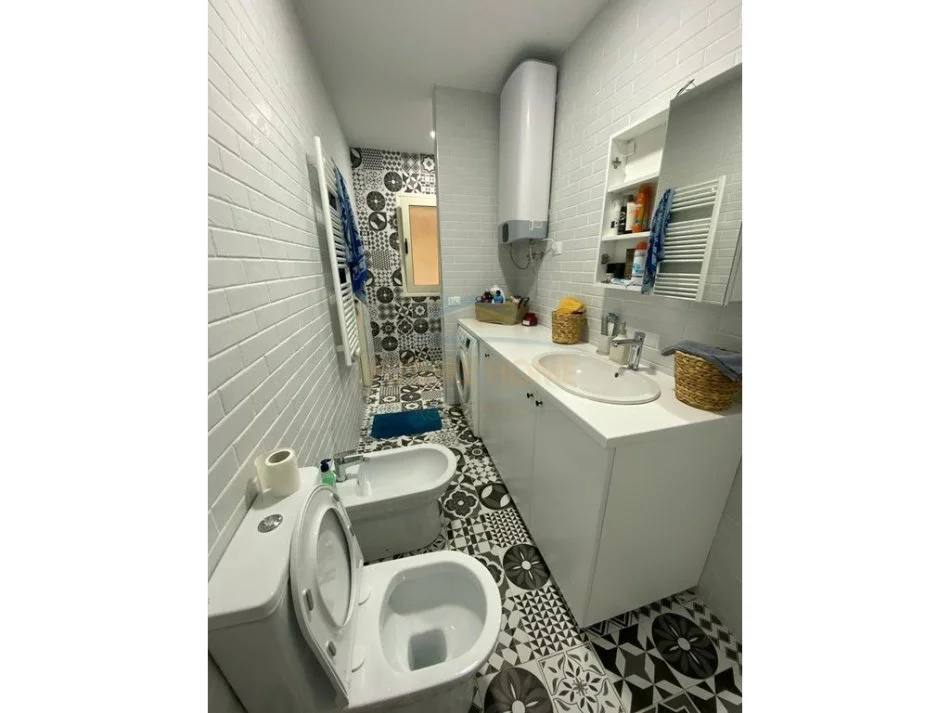 Tirane, shitet apartament 2+1 Kati 3, 95 m² (Yzberisht)