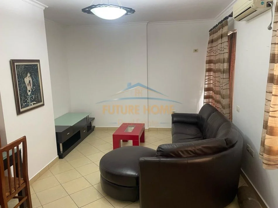 Tirane, jepet me qera apartament 2+1 Kati 5, 114 m² 450 € (Rruga e Dibres)