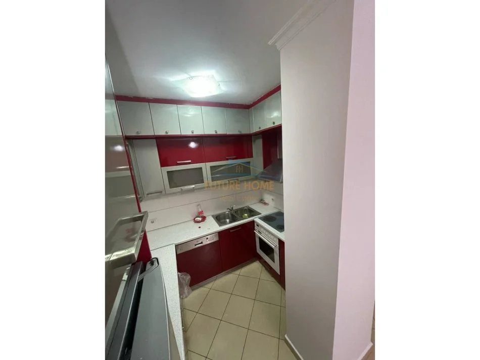 Tirane, jepet me qera apartament 2+1 Kati 5, 114 m² 450 € (Rruga e Dibres)