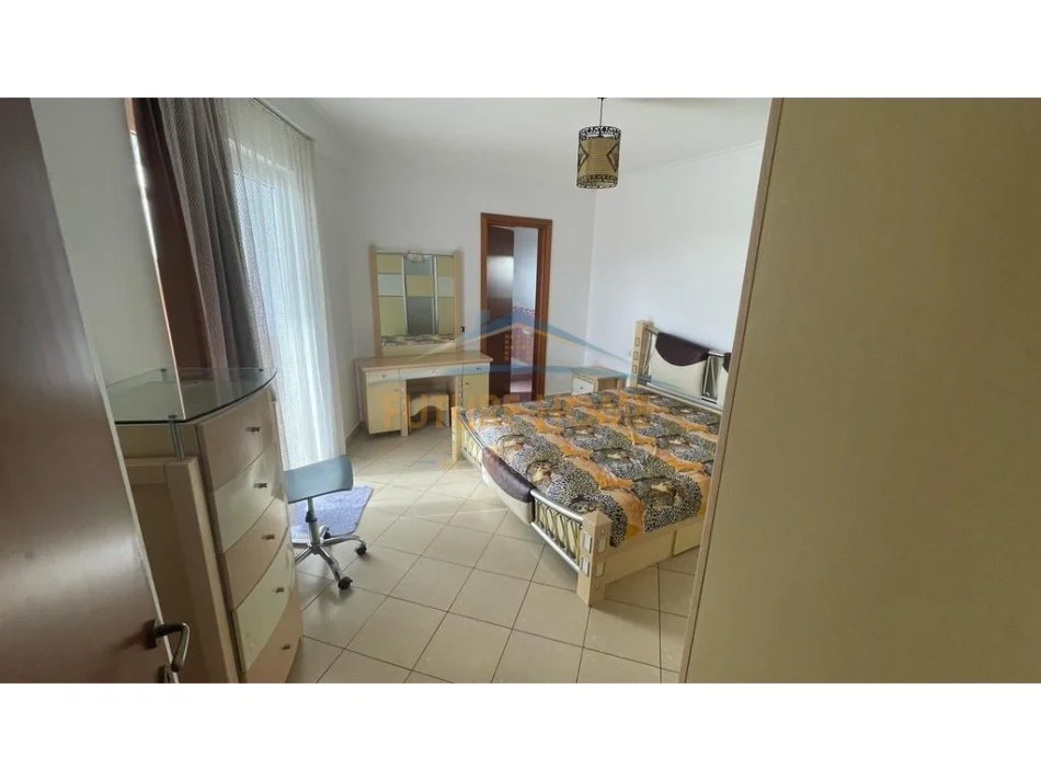 Tirane, jepet me qera apartament 2+1 Kati 5, 114 m² 450 € (Rruga e Dibres)