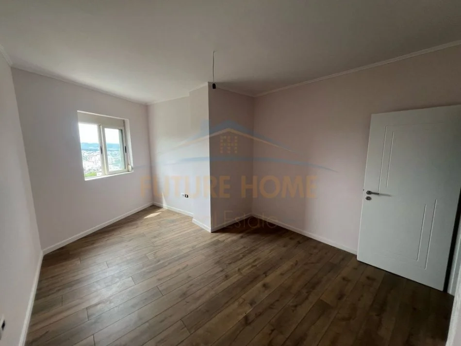 Tirane, shitet apartament 2+1 , 124 m² 124.000 € (FRESKU)