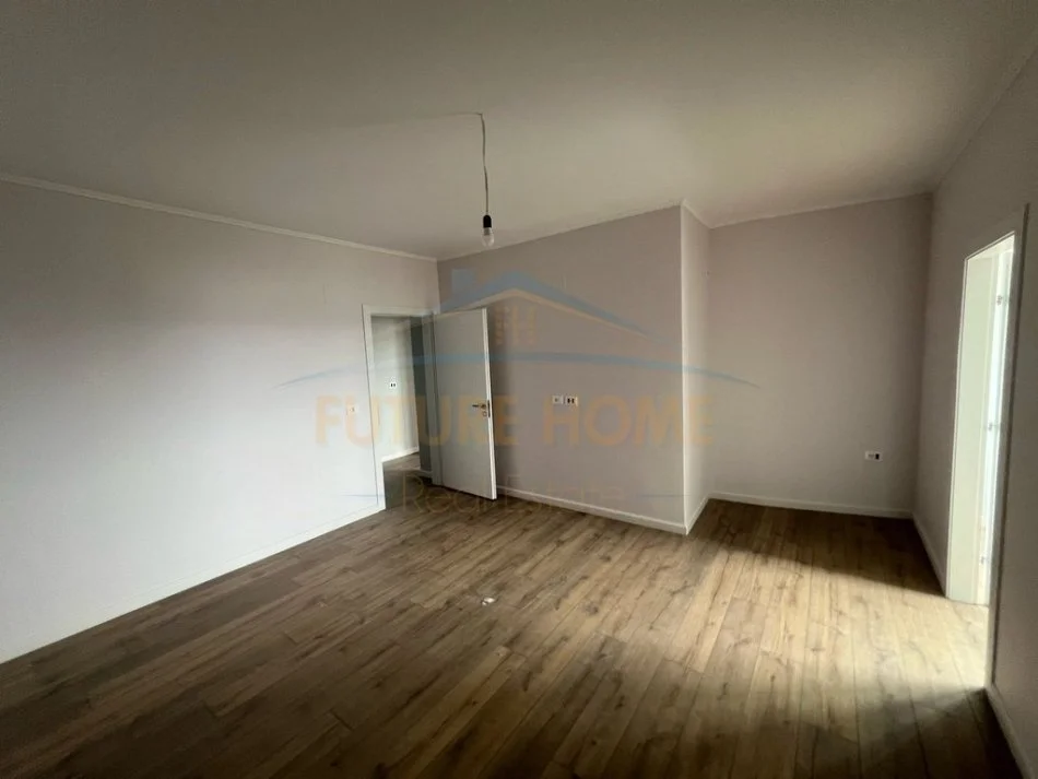 Tirane, shitet apartament 2+1 , 124 m² 124.000 € (FRESKU)
