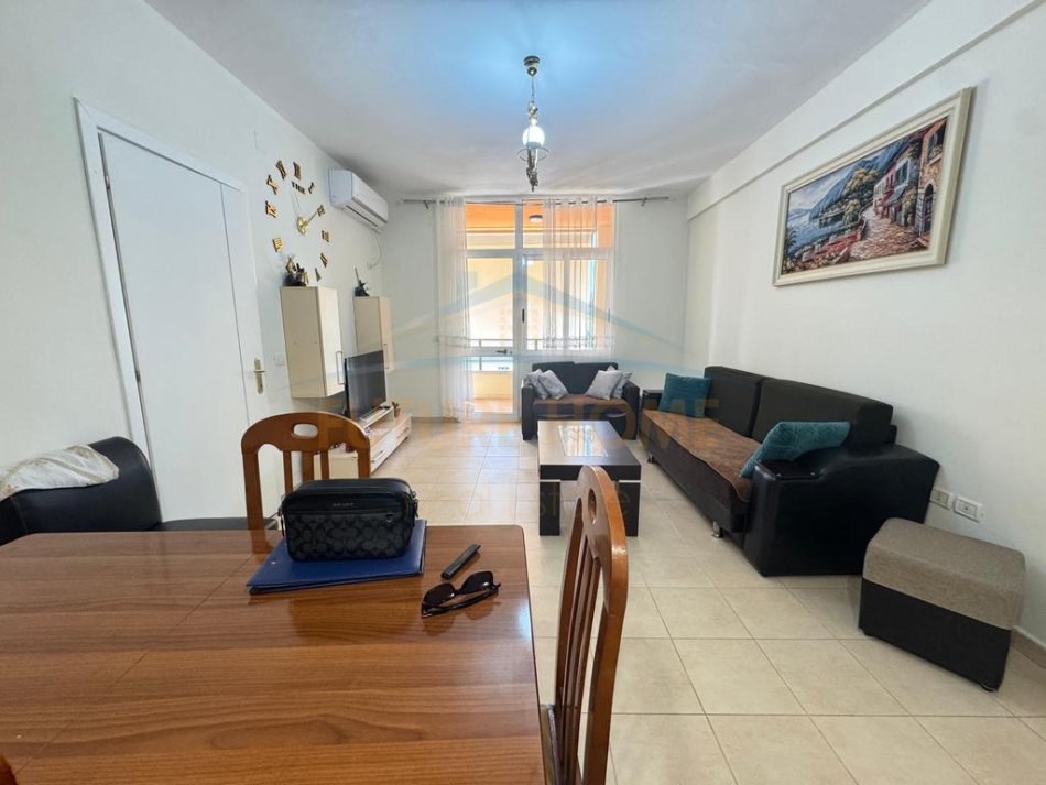 Qera,apartament 1+1 Kati 7, 75 m² 400 € (Unaza e Re,Kompleksi Fratari.)
