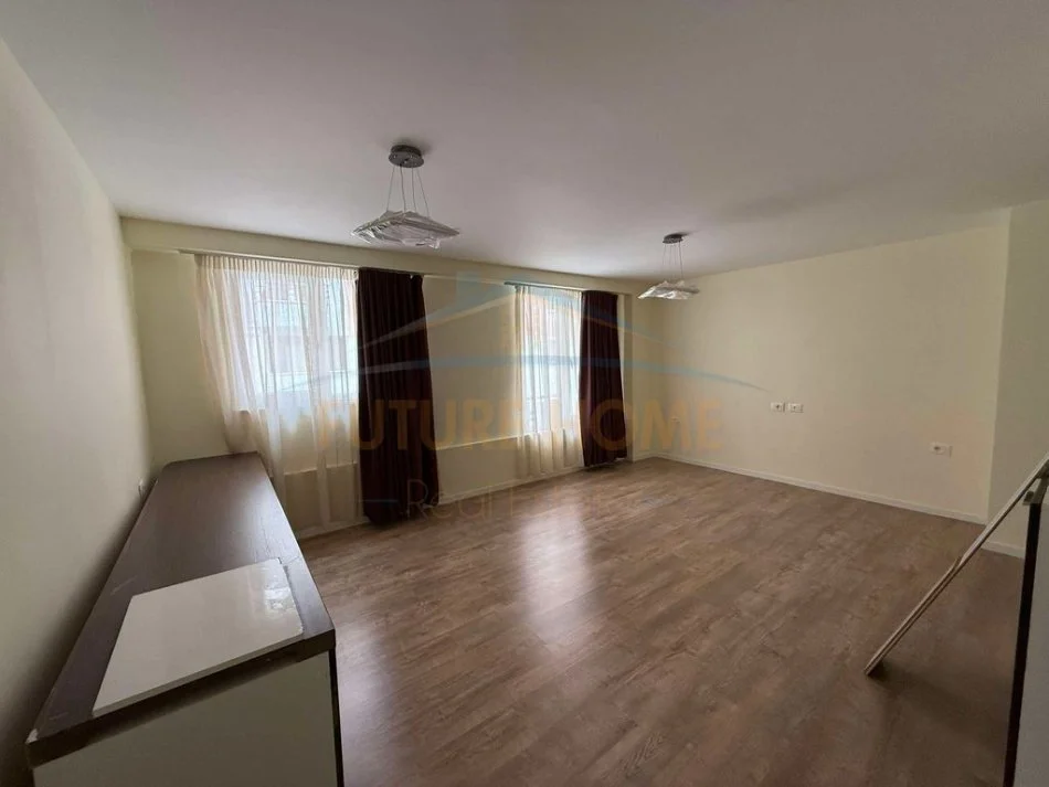 Tirane, jepet me qera apartament duplex Kati 1, 50 m² 40.000 ALL ne muaj  (selite)   UNA52818