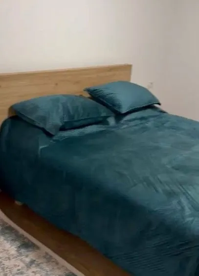 Tirane, jepet me qera apartament 1+1+Ballkon Kati 1, 65 m² 450 € (Bill Klinton)