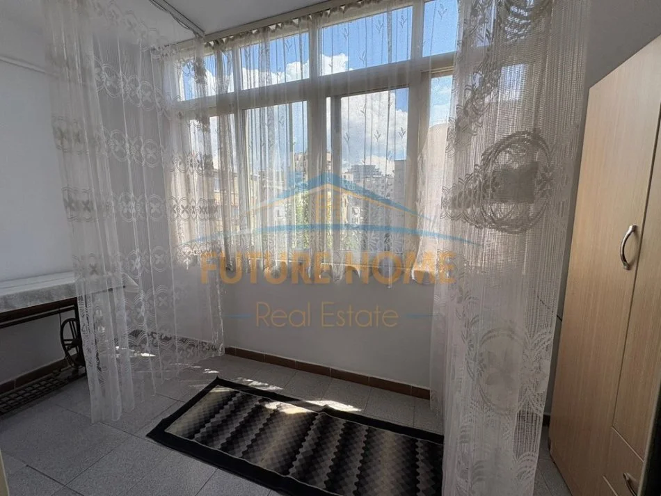 Tirane, jepet me qera apartament 3+1 Kati 3, 130 m² 600 € (Stadiumi Dinamo)