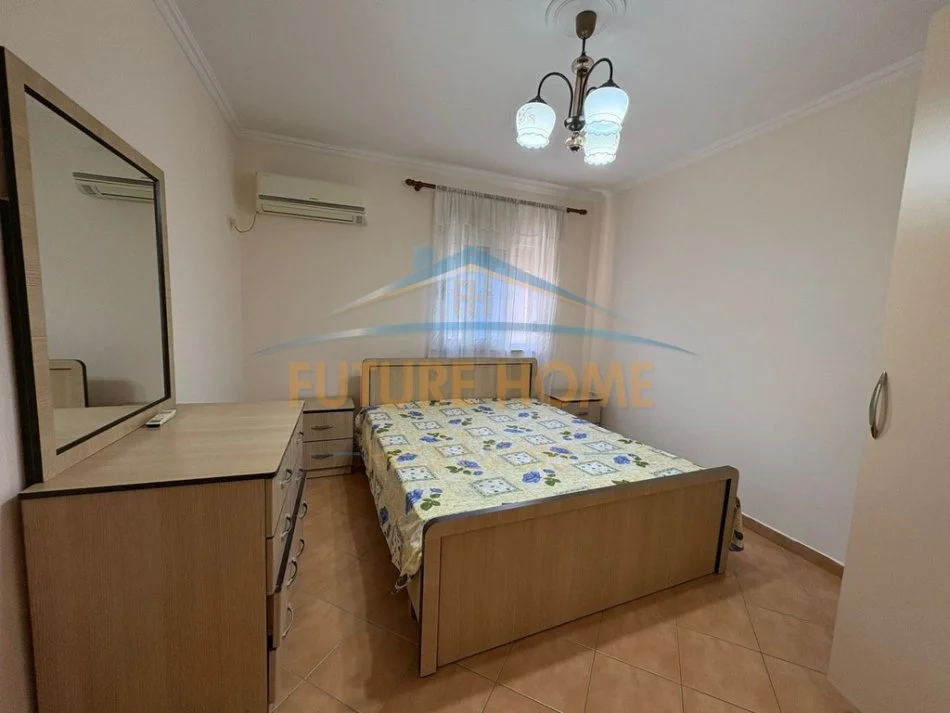 Tirane, jepet me qera apartament 3+1 Kati 3, 130 m² 600 € (Stadiumi Dinamo)