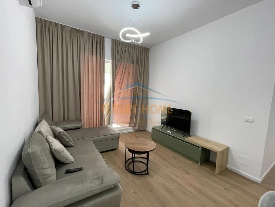 Tirane, jepet me qera 2+1 Kati 5, 85 m² 550 € (Ali Dem)