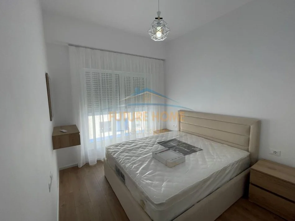 Tirane, jepet me qera 2+1 Kati 5, 85 m² 550 € (Ali Dem)
