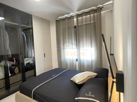 Tirane, jepet me qera apartament 2+1+Ballkon Kati 5, 87 m² 800 € (Rruga Kodra e Diellit)