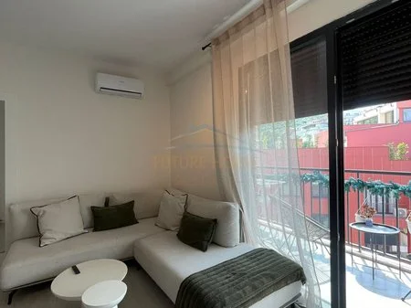 Tirane, jepet me qera apartament 2+1+Ballkon Kati 5, 87 m² 800 € (Rruga Kodra e Diellit)
