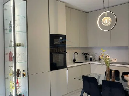 Tirane, jepet me qera apartament 2+1+Ballkon Kati 5, 87 m² 800 € (Rruga Kodra e Diellit)