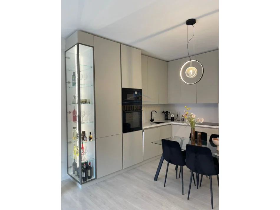 Tirane, jepet me qera apartament 2+1 Kati 5, 87 m² 800 €