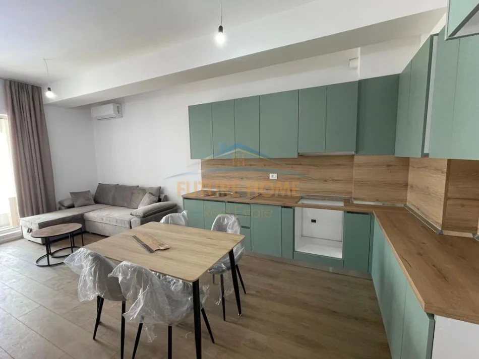 Tirane, jepet me qera apartament 1+1 Kati 5, 55 m² 400 € (Alidemi)