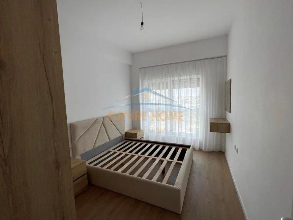 Tirane, jepet me qera apartament 1+1 Kati 5, 55 m² 400 € (Alidemi)