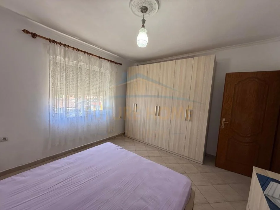 Tirane, jepet me qera apartament 1+1 Kati 5, 58 m² 350 € (Kinostudio)