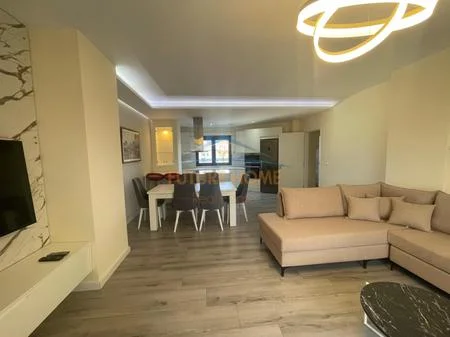 Tirane, jepet me qera apartament 2+1+Ballkon , 160 m² 1.200 € (qender)