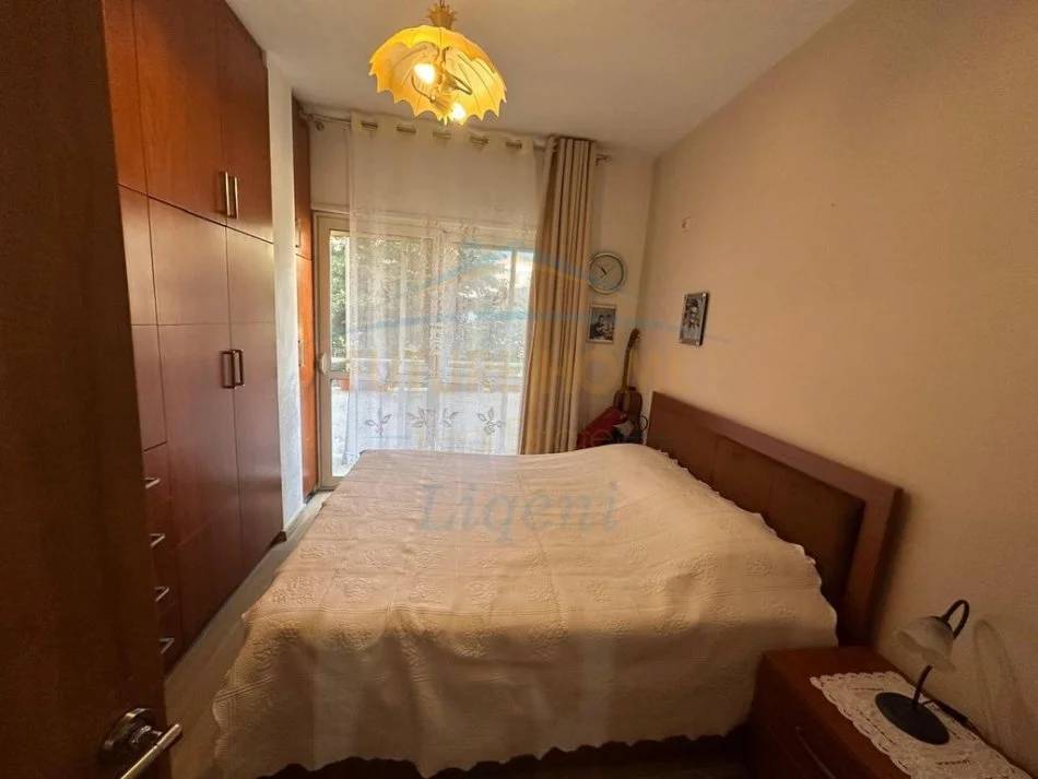 Tirane, jepet me qera apartament 2+1 Kati 2, 86 m² 900 € (Liqeni i Thate)