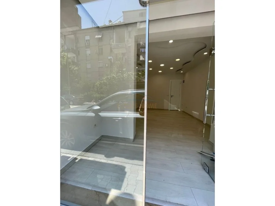 Tirane, jap me qera ambjent biznesi Kati 1, 53 m² 500 € (RRUGA MYSLYM SHYRI)