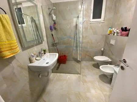 Tirane, shitet apartament 1+1 Kati 7, 122 m² 185.440 € (SELITE)