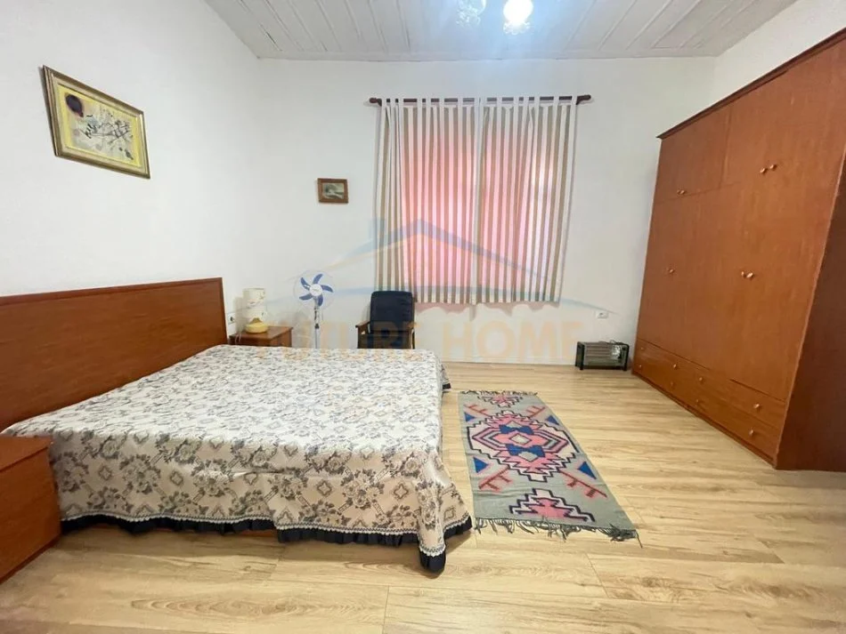 Tirane, jepet me qera apartament 3+1 , 800 € (Myslym Shyri)