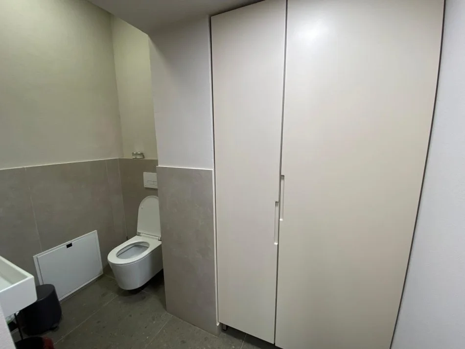 Tirane, shes ambjent biznesi Kati 0, 69 m² 138.000 € (bulevardi zogu I)