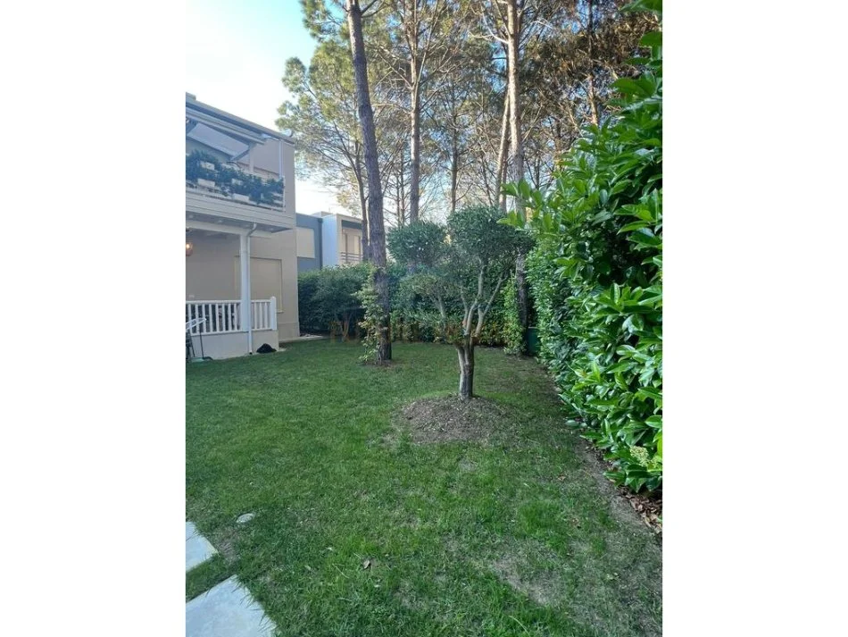 Lura 3, Gjiri Lalezit, shitet apartament 2+1 Kati 0, 182 m² 295.000 € (Gjiri Lalezit)