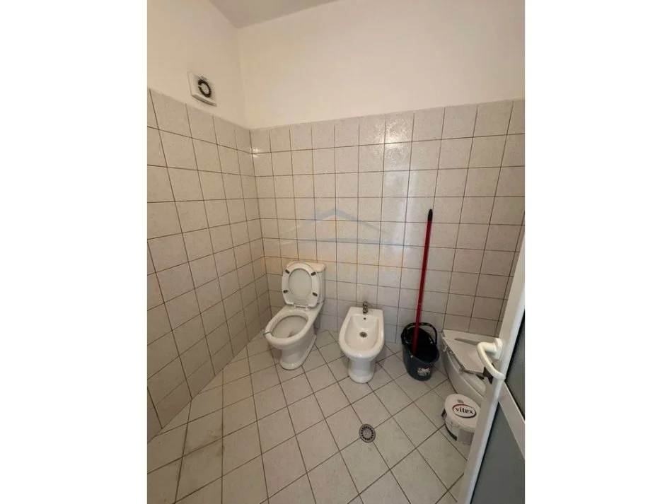 Tirane, shitet apartament 2+1 Kati 5, 118 m² 141.000 € (Vila L)