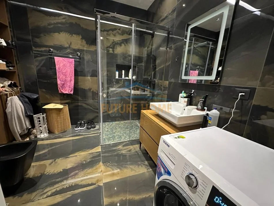 Tirane, jepet me qera apartament 3+1 Kati 2, 172 m² 1.800 € (Kopleks Delijorgji)