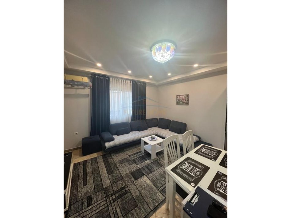 Tirane, jepet me qera apartament 1+1 Kati 5, 63 m² 530 € (RRUGA 5 MAJI)