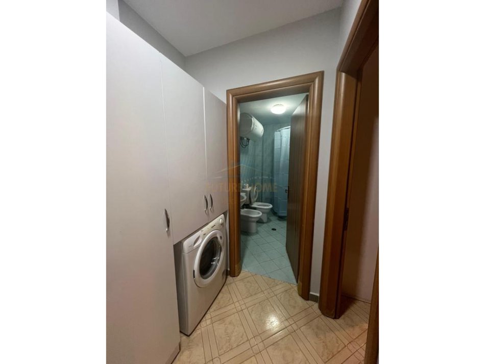 Tirane, jepet me qera apartament 1+1 Kati 5, 63 m² 530 € (RRUGA 5 MAJI)