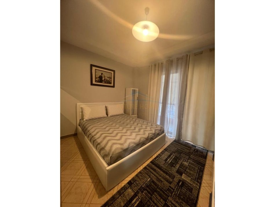 Tirane, jepet me qera apartament 1+1 Kati 5, 63 m² 530 € (RRUGA 5 MAJI)