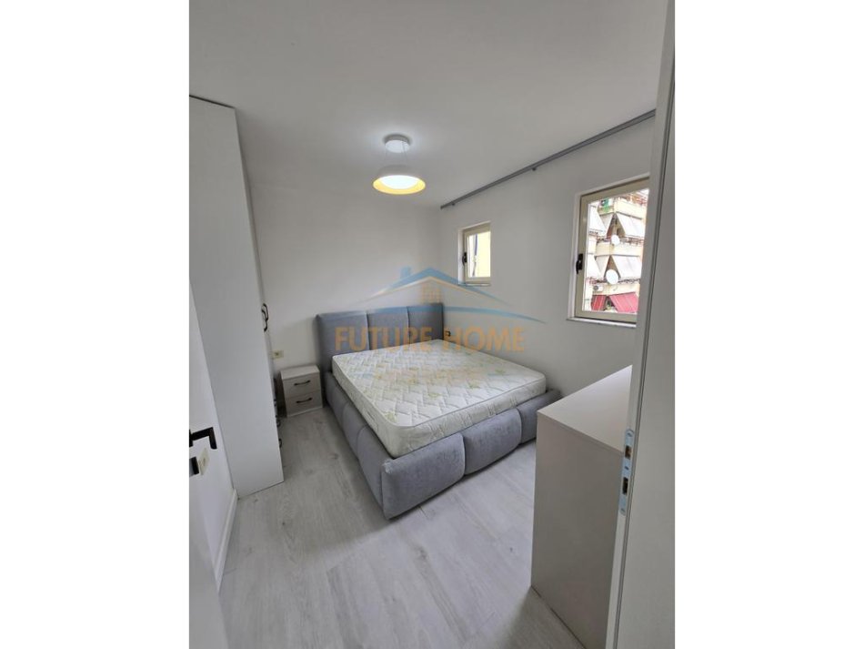 Tirane, jepet me qera apartament 1+1 Kati 5, 45 m² 600 € (MYSLYM SHYRI)