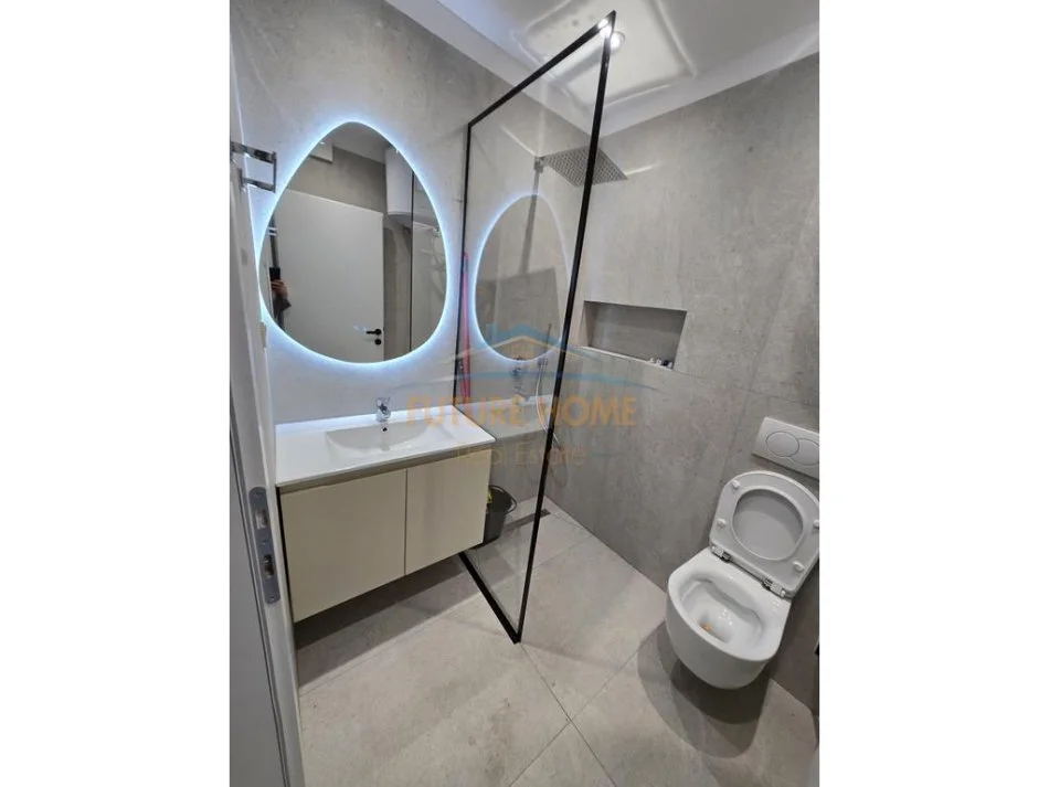 Tirane, jepet me qera apartament 1+1 Kati 5, 45 m² 600 € (MYSLYM SHYRI)